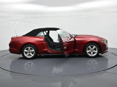 Used 2017  Ford Mustang 2d Convertible V6 at Landmark Auto Credit Center near springfield&comma; IL