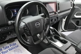 Used 2022  Nissan Frontier Crew Cab 4x4 SV Auto at Landmark Auto Credit Center near springfield&comma; IL