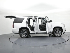 Used 2019  GMC Yukon 4d SUV 4WD SLT at Landmark Auto Credit Center near springfield&comma; IL