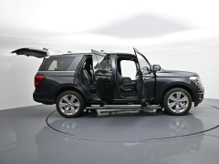 Used 2023  Ford Expedition Platinum 4x4 at Landmark Auto Credit Center near springfield&comma; IL