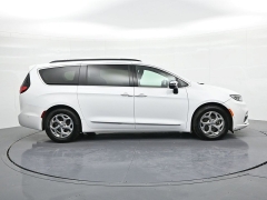 Used 2023  Chrysler Pacifica Limited FWD at Landmark Auto Credit Center near springfield&comma; IL