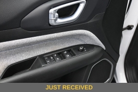 Used 2022  Jeep Compass Latitude 4x4 at Landmark Auto Credit Center near springfield&comma; IL