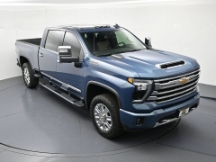 Used 2024  Chevrolet Silverado 3500HD 4WD Crew Cab 159" High Country Dsl at Landmark Auto Credit Center near springfield&comma; IL