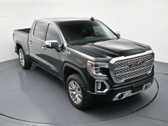 Used 2019  GMC Sierra 1500 4WD Crew Cab 147" Denali at Landmark Auto Credit Center near springfield&comma; IL
