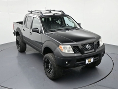Used 2011  Nissan Frontier 4WD Crew Cab SWB Auto PRO-4X at Landmark Auto Credit Center near springfield&comma; IL