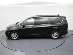 Used 2023  Chrysler Pacifica Touring L FWD at Landmark Auto Credit Center near springfield&comma; IL