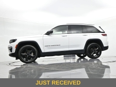 Used 2023  Jeep Grand Cherokee Limited 4x4 at Landmark Auto Credit Center near springfield&comma; IL