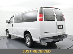 Used 2018  Chevrolet Express Wagon 3500 Wagon LT at Landmark Auto Credit Center near springfield&comma; IL
