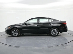 Used 2024  Nissan Altima 2&period;5 SV Sedan at Landmark Auto Credit Center near springfield&comma; IL