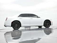 Used 2022  Chrysler 300 Touring L AWD at Landmark Auto Credit Center near springfield&comma; IL