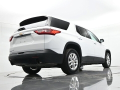 Used 2021  Chevrolet Traverse AWD 4dr LS w&sol;1FL at Landmark Auto Credit Center near springfield&comma; IL