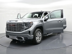 Used 2023  GMC Sierra 1500 4WD Crew Cab 147" Denali at Landmark Auto Credit Center near springfield&comma; IL