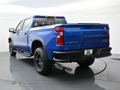 Used 2022  Chevrolet Silverado 1500 4WD Crew Cab 147" ZR2 at Landmark Auto Credit Center near springfield&comma; IL