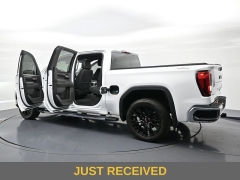 Used 2025  GMC Sierra 1500 4WD Crew Cab 147" SLT at Landmark Auto Credit Center near springfield&comma; IL