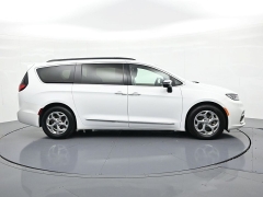 Used 2023  Chrysler Pacifica Limited FWD at Landmark Auto Credit Center near springfield&comma; IL