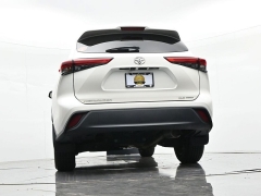 Used 2021  Toyota Highlander XLE AWD at Landmark Auto Credit Center near springfield&comma; IL
