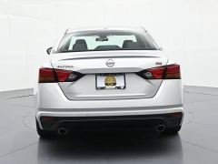 Used 2024  Nissan Altima 2&period;5 SR Sedan at Landmark Auto Credit Center near springfield&comma; IL