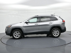 Used 2015  Jeep Cherokee 4WD 4dr Latitude at Landmark Auto Credit Center near springfield&comma; IL