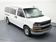 Used 2018  Chevrolet Express Wagon 3500 Wagon LT at Landmark Auto Credit Center near springfield&comma; IL