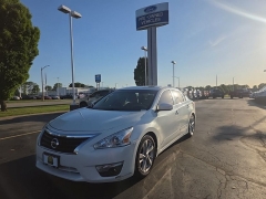 Used 2013  Nissan Altima 4d Sedan S 2&period;5L at Landmark Auto Credit Center near springfield&comma; IL