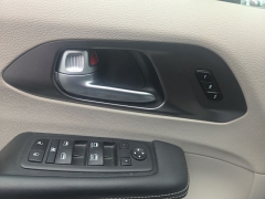 Used 2024  Chrysler Pacifica Touring L FWD at Landmark Auto Credit Center near springfield&comma; IL