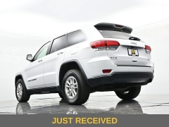 Used 2020  Jeep Grand Cherokee 4d SUV 4WD Laredo at Landmark Auto Credit Center near springfield&comma; IL
