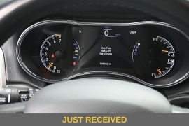 Used 2020  Jeep Grand Cherokee 4d SUV 4WD Laredo at Landmark Auto Credit Center near springfield&comma; IL