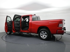 Used 2020  Ram 1500 Big Horn 4x4 Crew Cab 6'4" Box at Landmark Auto Credit Center near springfield&comma; IL