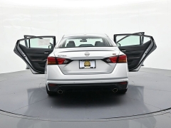 Used 2024  Nissan Altima 2&period;5 SR Sedan at Landmark Auto Credit Center near springfield&comma; IL