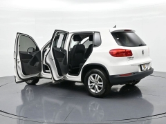 Used 2014  Volkswagen Tiguan 4MOTION 4dr Auto S at Landmark Auto Credit Center near springfield&comma; IL