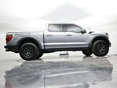 Used 2022  Ford F-150 4WD Raptor SuperCrew 5&period;5' Box at Landmark Auto Credit Center near springfield&comma; IL