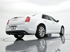 Used 2022  Chrysler 300 Touring AWD at Landmark Auto Credit Center near springfield&comma; IL