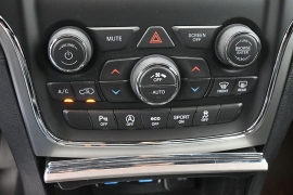 Used 2020  Jeep Grand Cherokee Laredo 4x4 at Landmark Auto Credit Center near springfield&comma; IL