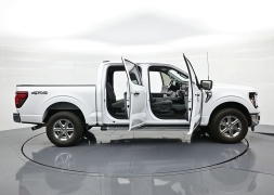 Used 2024  Ford F-150 XLT 4WD SuperCrew 5&period;5' Box at Landmark Auto Credit Center near springfield&comma; IL