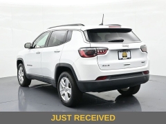 Used 2022  Jeep Compass Latitude 4x4 at Landmark Auto Credit Center near springfield&comma; IL