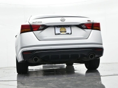Used 2024  Nissan Altima 2&period;5 SR Sedan at Landmark Auto Credit Center near springfield&comma; IL