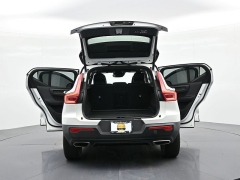 Used 2020  Volvo XC40 4d SUV FWD T4 R-Design at Landmark Auto Credit Center near springfield&comma; IL