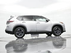 Used 2024  Nissan Rogue FWD SV at Landmark Auto Credit Center near springfield&comma; IL