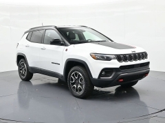 Used 2025  Jeep Compass Trailhawk 4x4 at Landmark Auto Credit Center near springfield&comma; IL