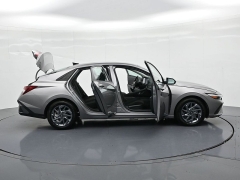 Used 2024  Hyundai Elantra SEL IVT at Landmark Auto Credit Center near springfield&comma; IL