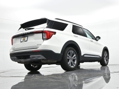 Used 2025  Ford Explorer Active 4WD at Landmark Auto Credit Center near springfield&comma; IL