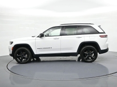 Used 2023  Jeep Grand Cherokee Limited 4x4 at Landmark Auto Credit Center near springfield&comma; IL