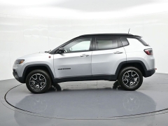 Used 2025  Jeep Compass Trailhawk 4x4 at Landmark Auto Credit Center near springfield&comma; IL