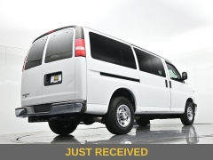 Used 2018  Chevrolet Express Wagon 3500 Wagon LT at Landmark Auto Credit Center near springfield&comma; IL