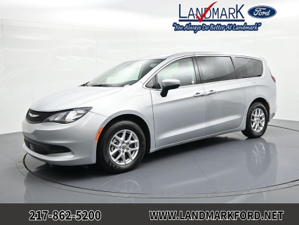 2023 Chrysler Voyager LX