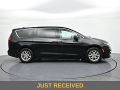 Used 2024  Chrysler Pacifica Touring L FWD at Landmark Auto Credit Center near springfield&comma; IL