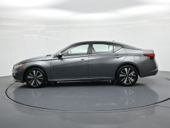 Used 2022  Nissan Altima 2&period;5 SV Sedan at Landmark Auto Credit Center near springfield&comma; IL