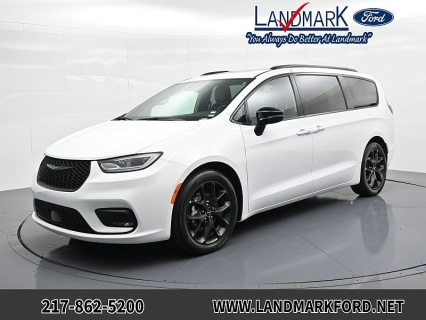 Used 2025 Chrysler Pacifica Limited FWD at Landmark Auto Credit Center near springfield, IL