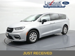Used 2024  Chrysler Pacifica Touring L FWD at Landmark Auto Credit Center near springfield&comma; IL
