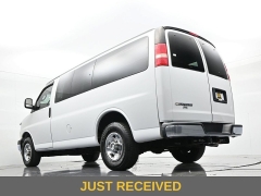 Used 2018  Chevrolet Express Wagon 3500 Wagon LT at Landmark Auto Credit Center near springfield&comma; IL